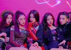 ITZY ''DALLA DALLA'' GRUP VE ÜYE KART POSTALLARI