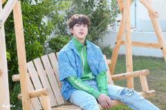 BTS JIN ''2018 SEASON'S GREETINGS'' KART POSTAL SETİ