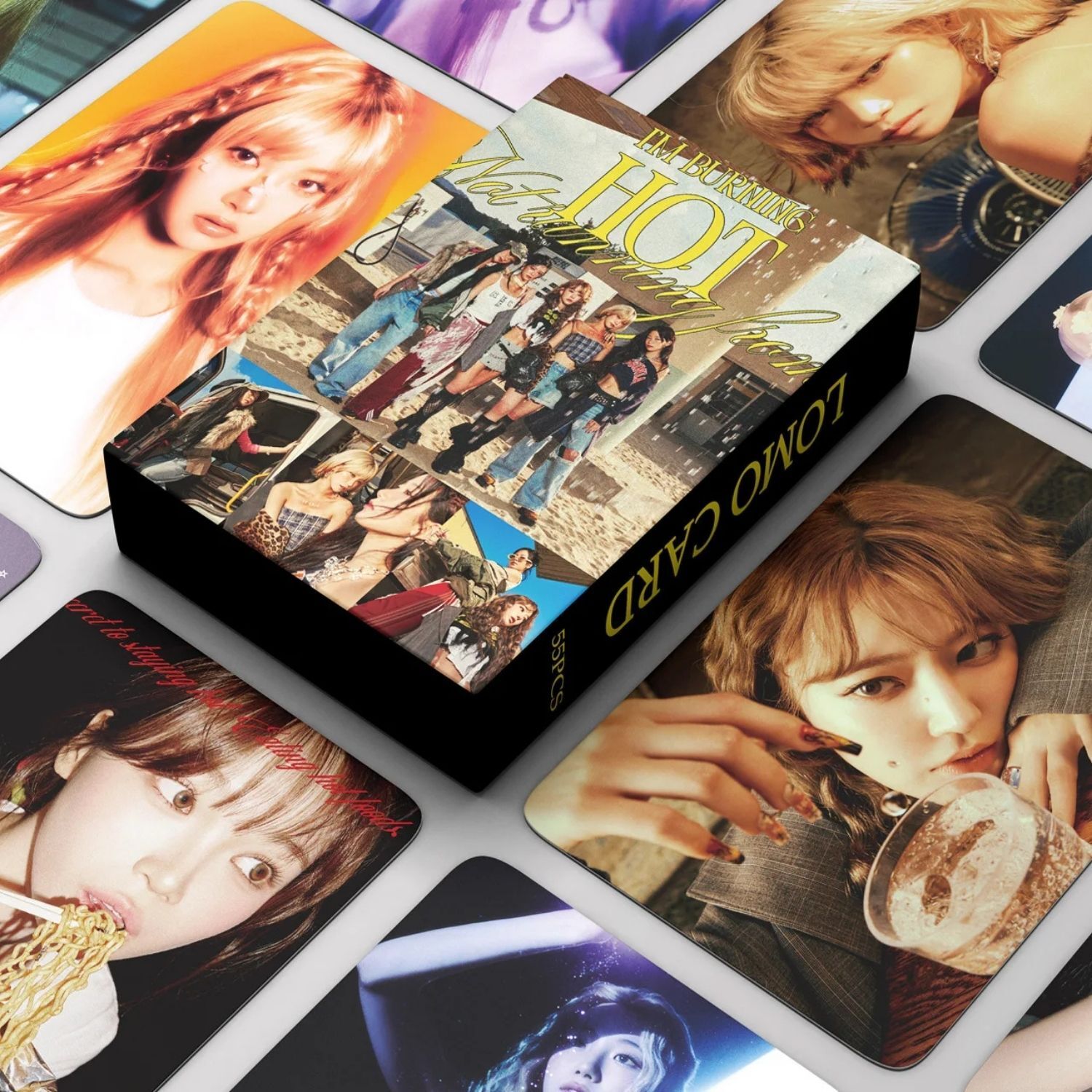 LE SSERAFIM '' Hot '' Çift Yön Baskılı Lomo Card Seti