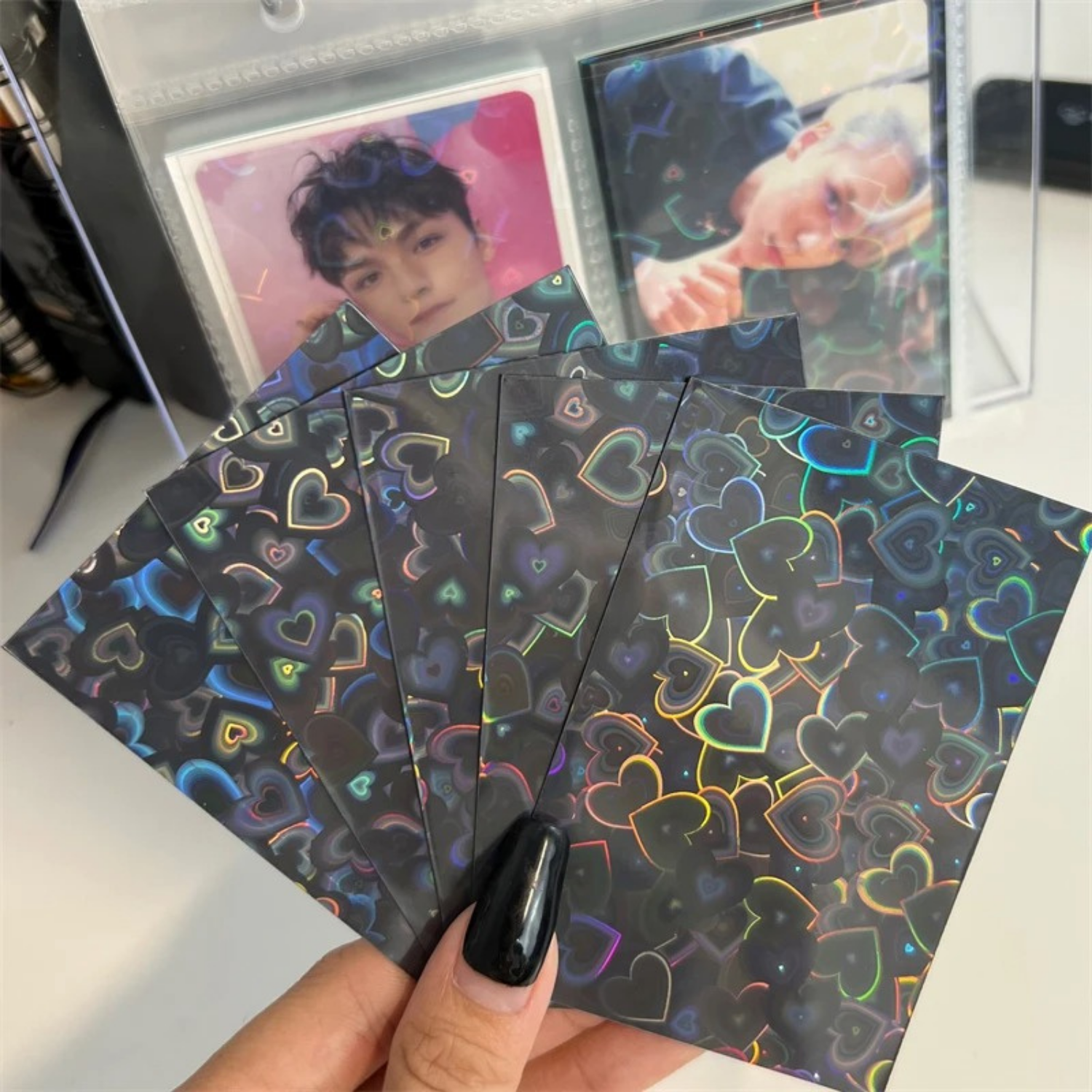 Siyah Fonlu Kalp Desenli Kart Koruyucu (5 Adet)