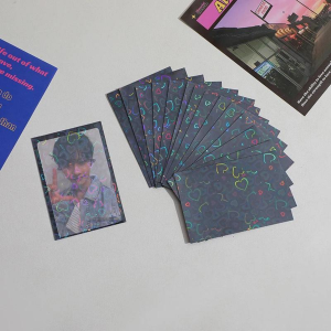 Siyah Fonlu Kalp Desenli Kart Koruyucu (5 Adet)