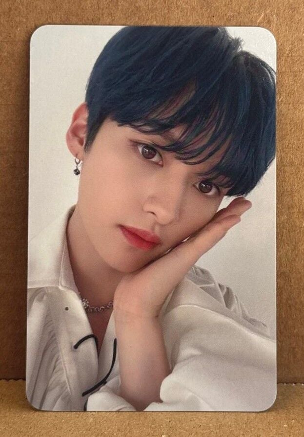 STRAY KIDS Lee Know '' Nacific X Stray Kids '' Photocard