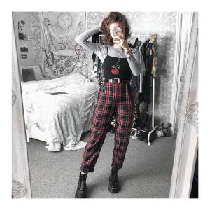 Lacivert Üzeri Kırmızı-Beyaz Çizgili Ekose Pantolon 34