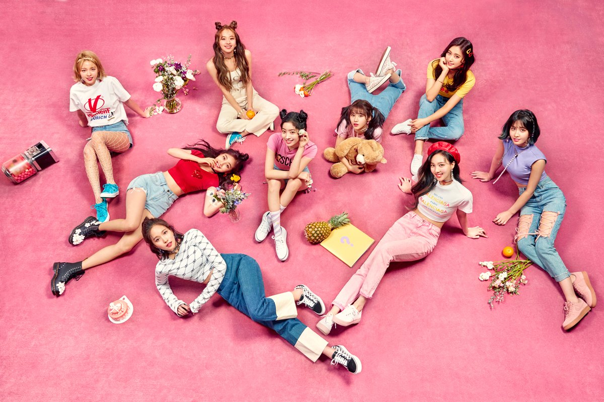 TWICE ''WHAT IS LOVE ?'' GRUP VE ÜYE KART POSTALLARI